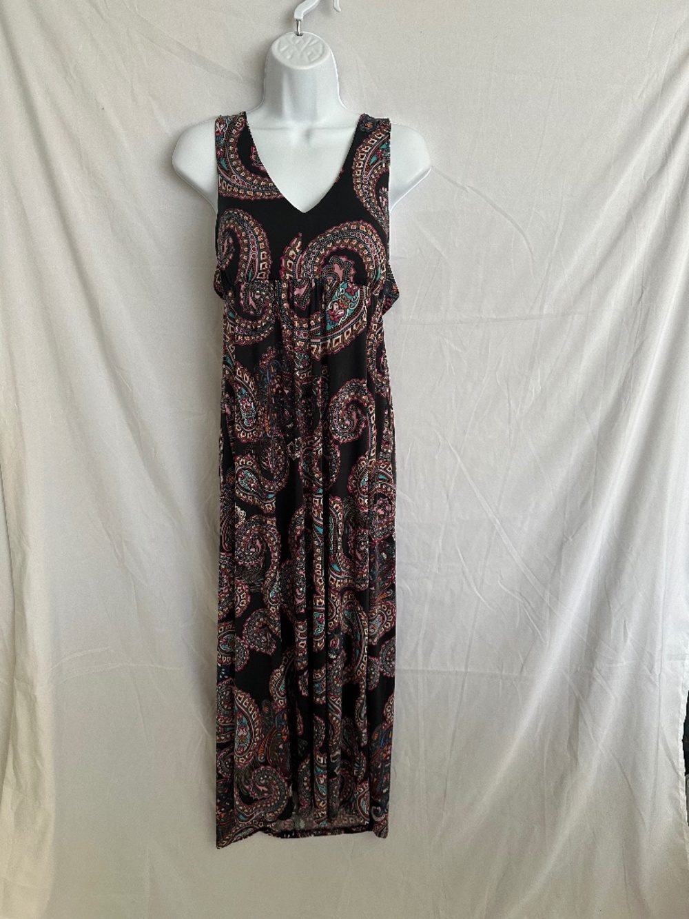 Wuwatu sleeveless black paisley dress size S